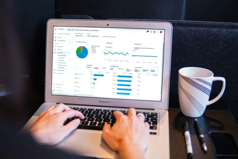 B2B Software Buying Guide: How Businesses Can Choose the Right Platform